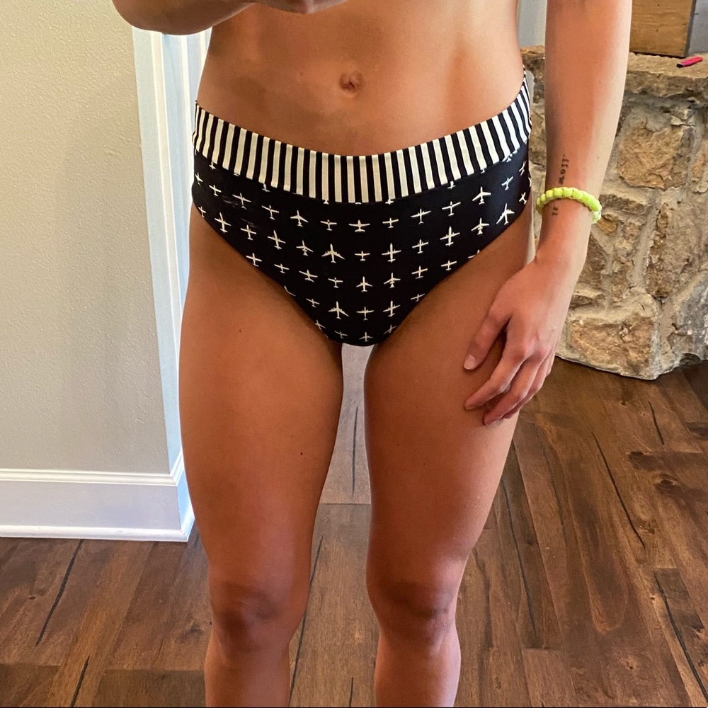 Boys + Arrows bikini bottom size xs!!!